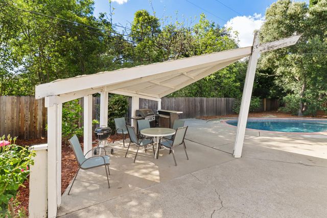 6201 Eastmont Ct, Carmichael, CA 95608