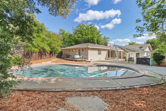 6201 Eastmont Ct, Carmichael, CA 95608