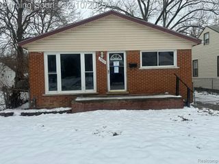 29800 Oakwood Street, Inkster, MI 48141