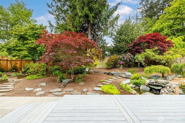 2020 Meadows Lane, Anacortes, WA 98221