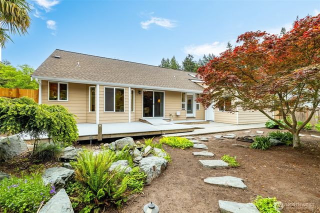 2020 Meadows Lane, Anacortes, WA 98221