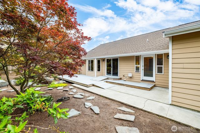 2020 Meadows Lane, Anacortes, WA 98221
