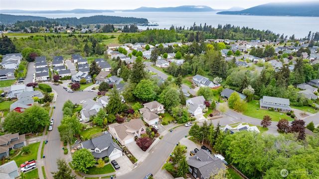 2020 Meadows Lane, Anacortes, WA 98221