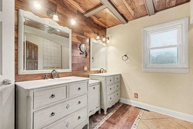 15415 Simmons Avenue, Cedar Springs, MI 49319
