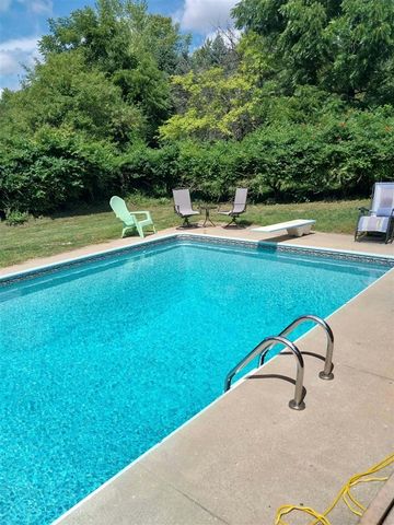 15415 Simmons Avenue, Cedar Springs, MI 49319