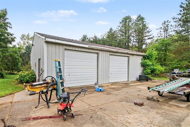 15415 Simmons Avenue, Cedar Springs, MI 49319
