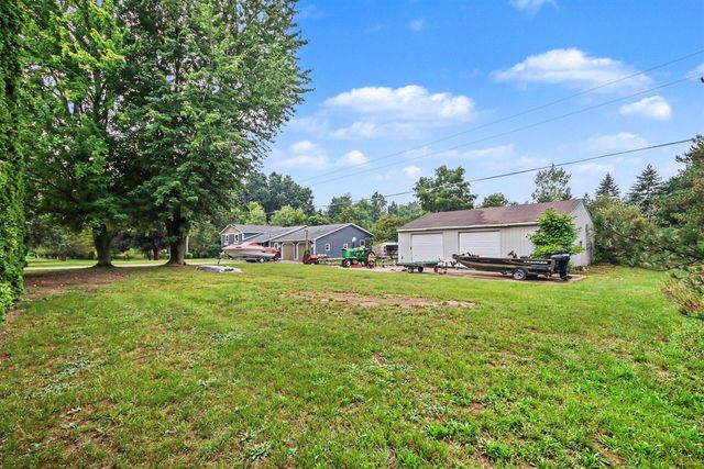 15415 Simmons Avenue, Cedar Springs, MI 49319
