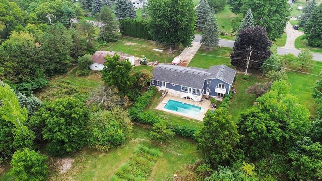 15415 Simmons Avenue, Cedar Springs, MI 49319
