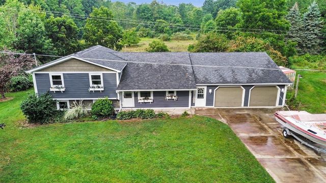 15415 Simmons Avenue, Cedar Springs, MI 49319
