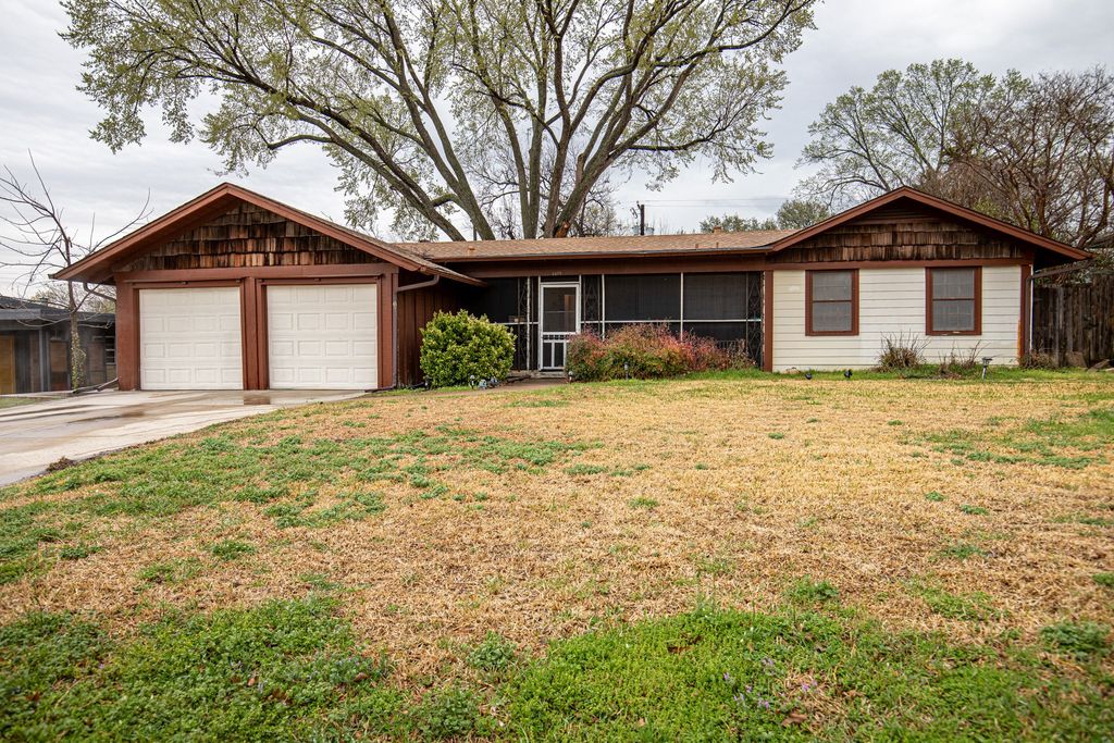 4805 Trail Lake Drive, Fort Worth, TX 76133