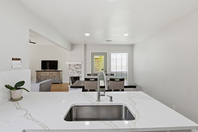 747 Monique, Cedar Hill, TX 75104