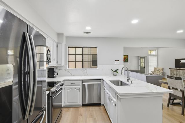 747 Monique, Cedar Hill, TX 75104