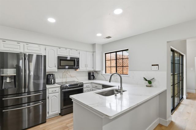 747 Monique, Cedar Hill, TX 75104