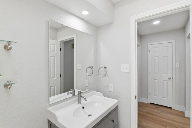 747 Monique, Cedar Hill, TX 75104