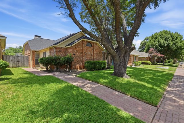 747 Monique, Cedar Hill, TX 75104