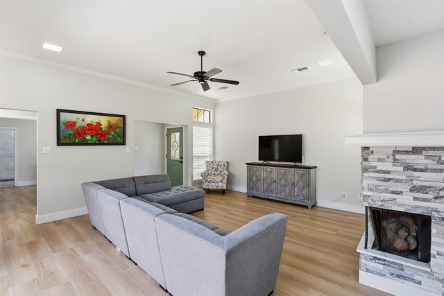 747 Monique, Cedar Hill, TX 75104