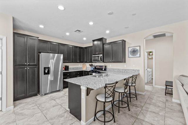 1727 Bristol Avenue, Tulare, CA 93274