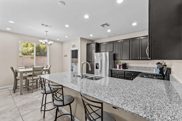 1727 Bristol Avenue, Tulare, CA 93274