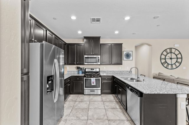 1727 Bristol Avenue, Tulare, CA 93274