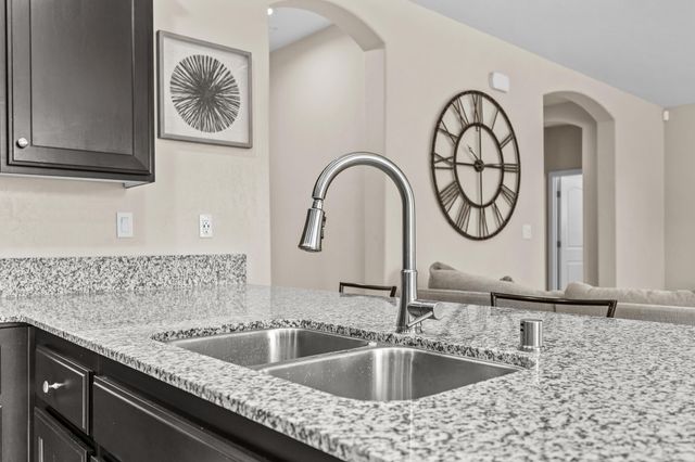 1727 Bristol Avenue, Tulare, CA 93274