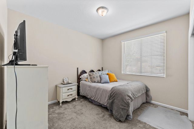 1727 Bristol Avenue, Tulare, CA 93274