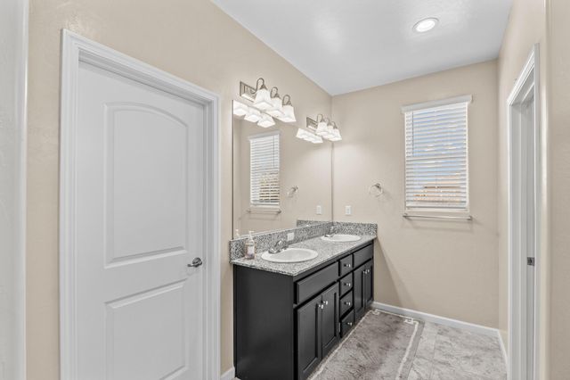 1727 Bristol Avenue, Tulare, CA 93274