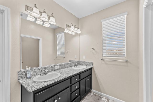 1727 Bristol Avenue, Tulare, CA 93274