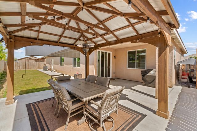 1727 Bristol Avenue, Tulare, CA 93274