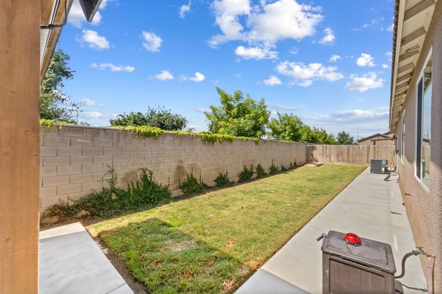 1727 Bristol Avenue, Tulare, CA 93274