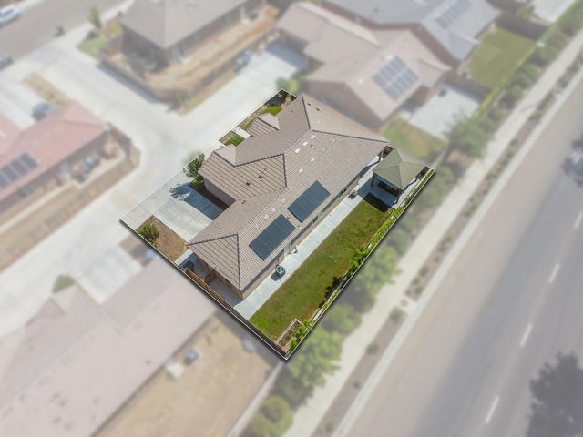 1727 Bristol Avenue, Tulare, CA 93274