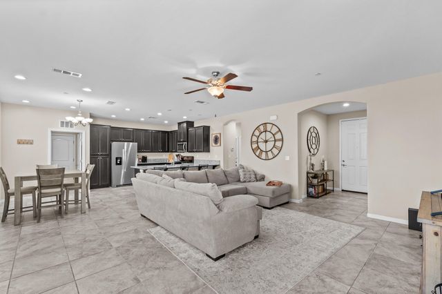 1727 Bristol Avenue, Tulare, CA 93274