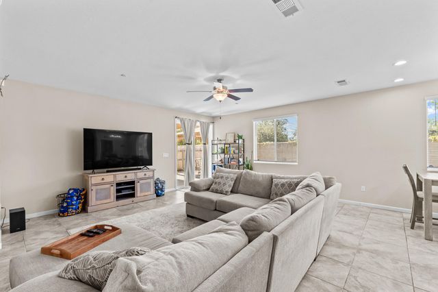 1727 Bristol Avenue, Tulare, CA 93274