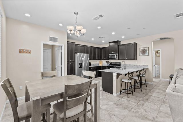 1727 Bristol Avenue, Tulare, CA 93274