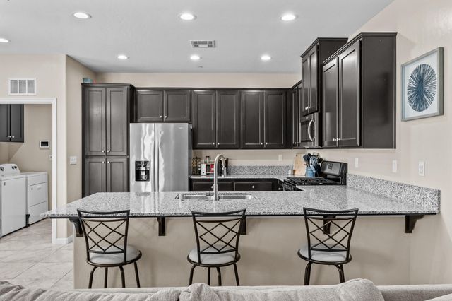 1727 Bristol Avenue, Tulare, CA 93274