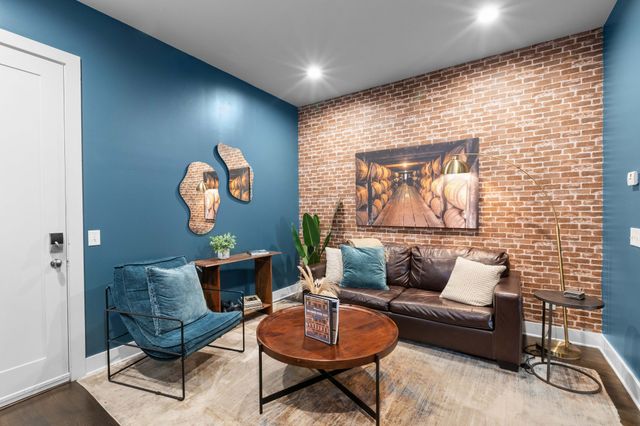 210 30th Ave N Apt 312, Nashville, TN 37203