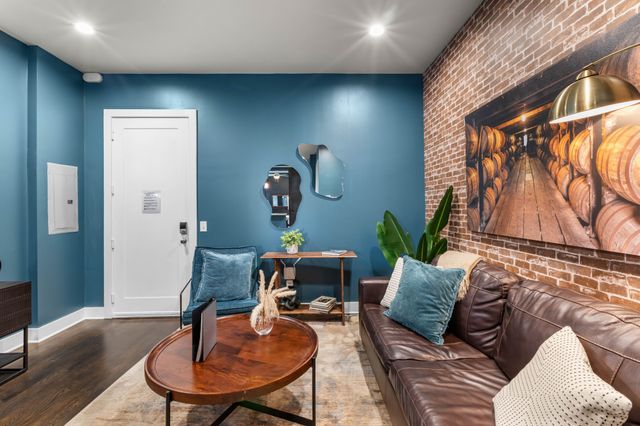 210 30th Ave N Apt 312, Nashville, TN 37203