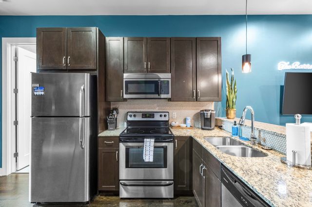 210 30th Ave N Apt 312, Nashville, TN 37203