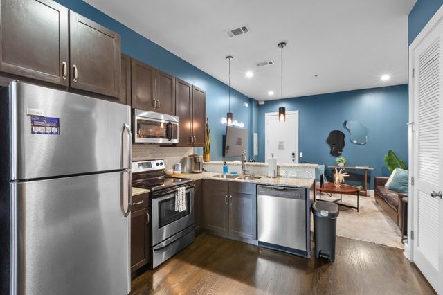 210 30th Ave N Apt 312, Nashville, TN 37203