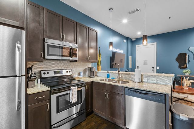 210 30th Ave N Apt 312, Nashville, TN 37203