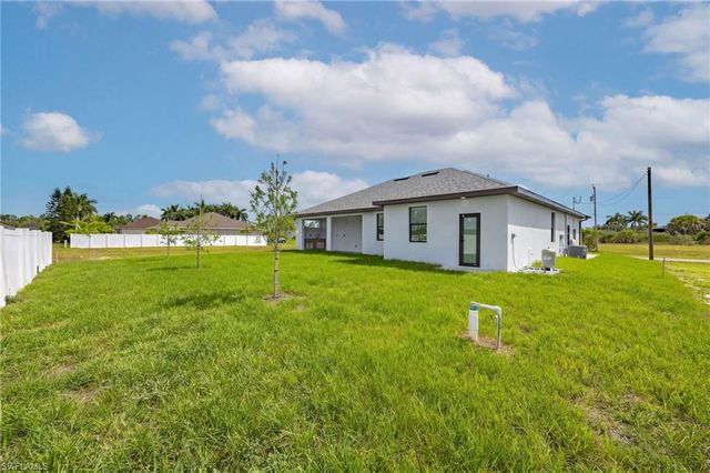 3227 NE 13th PL, Cape Coral, FL 33909