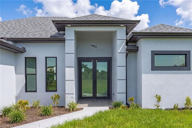 3227 NE 13th PL, Cape Coral, FL 33909