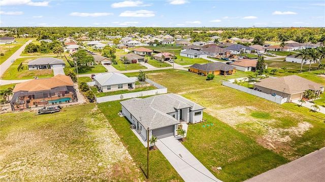 3227 NE 13th PL, Cape Coral, FL 33909