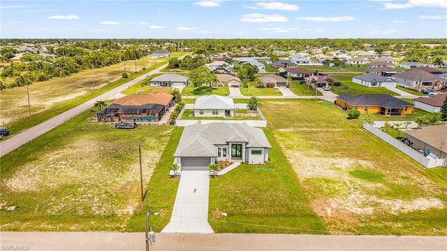 3227 NE 13th PL, Cape Coral, FL 33909