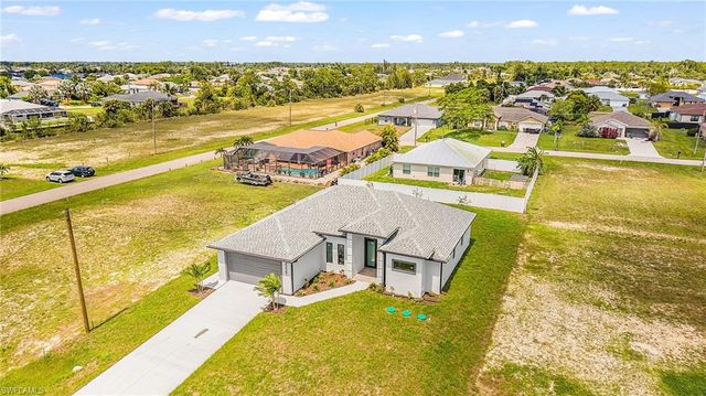 3227 NE 13th PL, Cape Coral, FL 33909