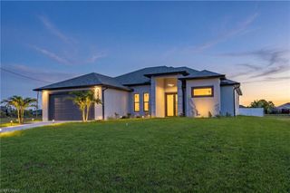 3227 NE 13th PL, Cape Coral, FL 33909