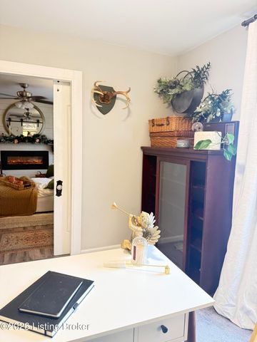 3460 Heatherfield Dr, Louisville, KY 40216