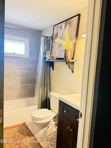 3460 Heatherfield Dr, Louisville, KY 40216