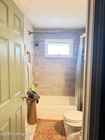 3460 Heatherfield Dr, Louisville, KY 40216