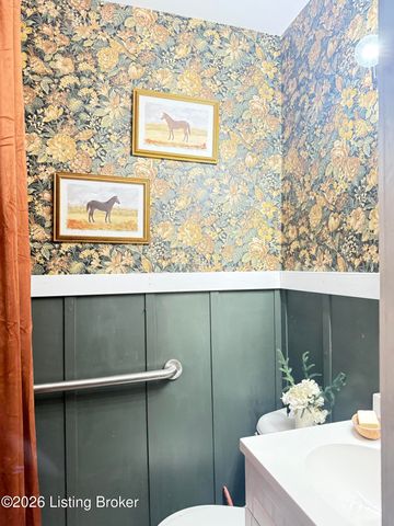 3460 Heatherfield Dr, Louisville, KY 40216