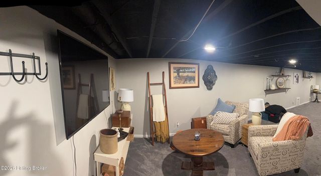 3460 Heatherfield Dr, Louisville, KY 40216